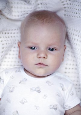 Şirin üç aylık erkek bebek 