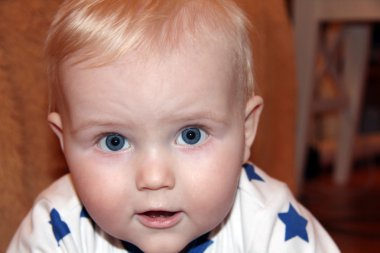 Altı aylık erkek bebek. 