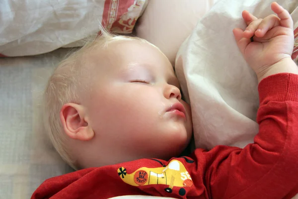 Blonde baby boy sleeping at home — Stock Photo, Image