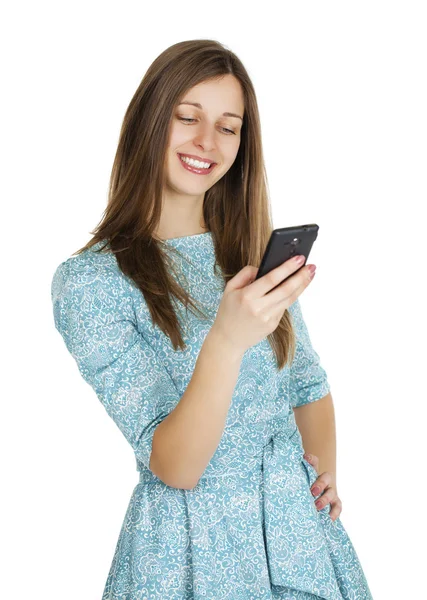 전화에 메시지를 기록 하는 아름 다운 여자 — 스톡 사진