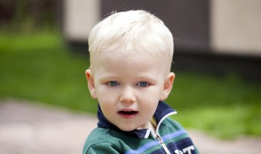 Sarışın bebek çocuk, kapatmak 