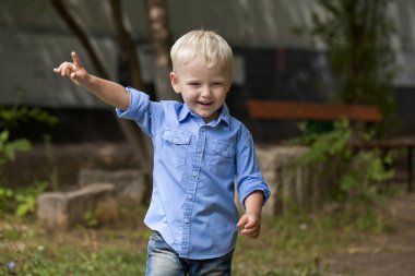 Sarışın bebek çocuk, kapatmak 