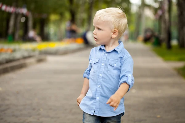 Nahaufnahme, blonder baby boy — Stockfoto