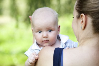 Üç aylık erkek bebek 