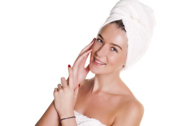 Beyaz bir arka plan üzerinde izole güzel mutlu Spa kız