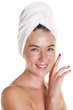 Beyaz bir arka plan üzerinde izole güzel mutlu Spa kız