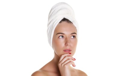 Beyaz bir arka plan üzerinde izole güzel mutlu Spa kız