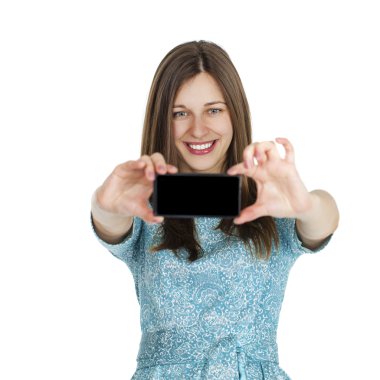 Selfie ile cep telefonu alarak genç güzel kadın