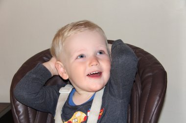 İki yıl bebek çocuk evde mama sandalyesi 