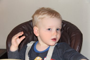 İki yıl bebek çocuk evde mama sandalyesi 