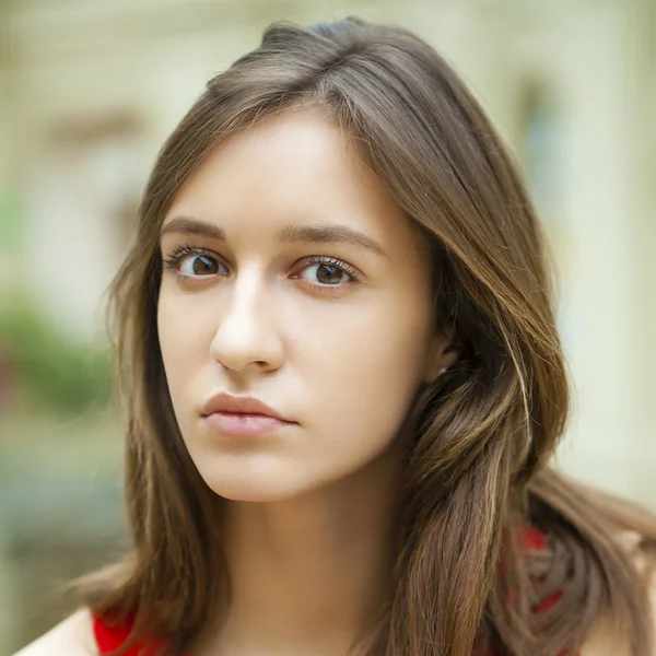 Joven hermosa mujer — Foto de Stock