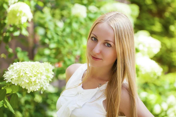 Young beautiful blonde woman — Stock Photo, Image