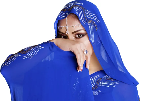 Young traditional Asian Indian woman in indian blue sari — Stock Photo, Image