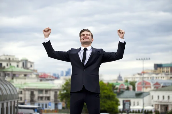 Porträt eines fröhlichen Geschäftsmannes — Stockfoto