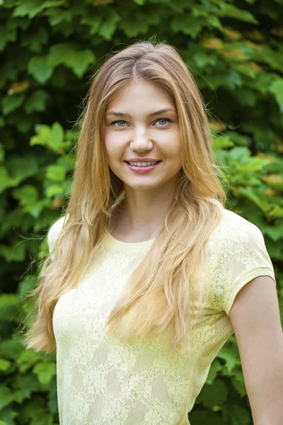 Portrait close up of young beautiful blonde woman — Stock Photo, Image