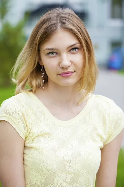 Portrait close up of young beautiful blonde woman — Stock Photo, Image