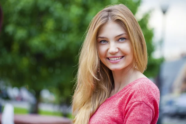 Portrait close up of young beautiful blonde woman — Stock Photo, Image