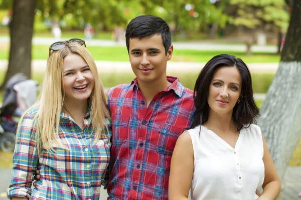 Nahaufnahme schöner junger Menschen — Stockfoto