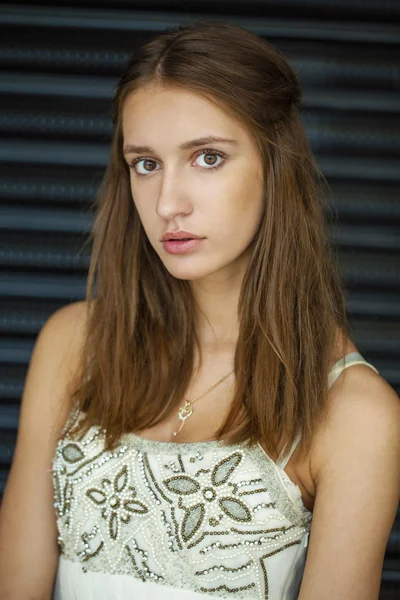 Fiatal gyönyörű nő közelről portré — Stock Fotó