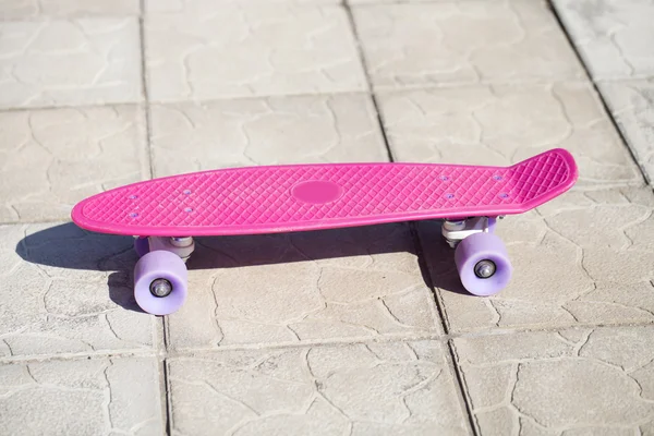 Rosa penny skateboard — Foto Stock