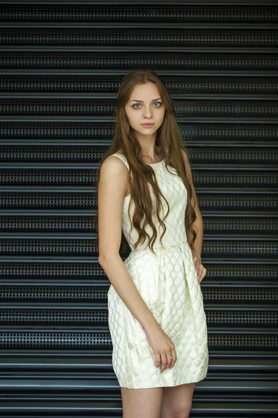 Retrato close-up de jovem bela mulher — Fotografia de Stock