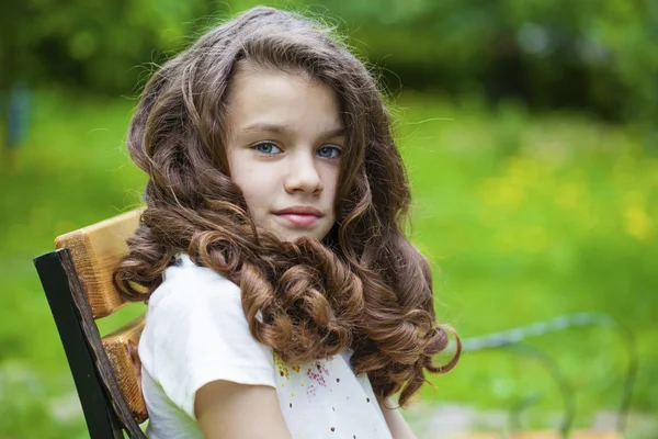 Portrait of a beautiful young little girl — Stock Photo, Image