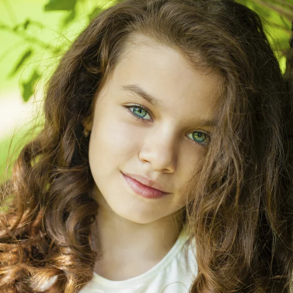 Portrait of a beautiful young little girl — Stock Photo, Image