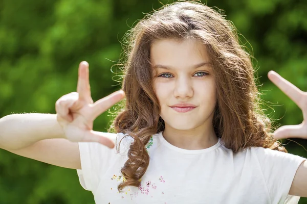 Retrato de una hermosa niña —  Fotos de Stock