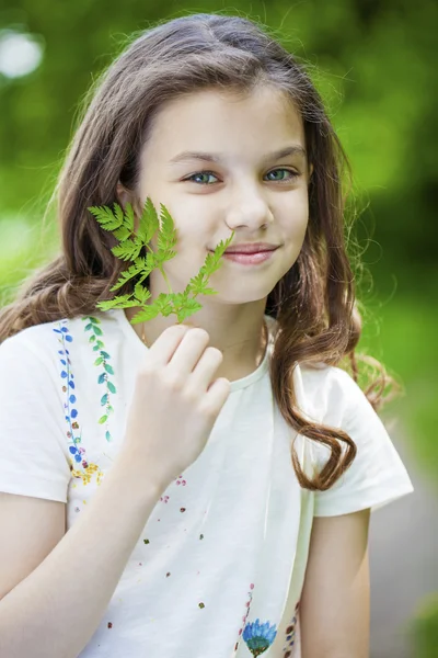 Retrato de uma linda menina — Fotografia de Stock