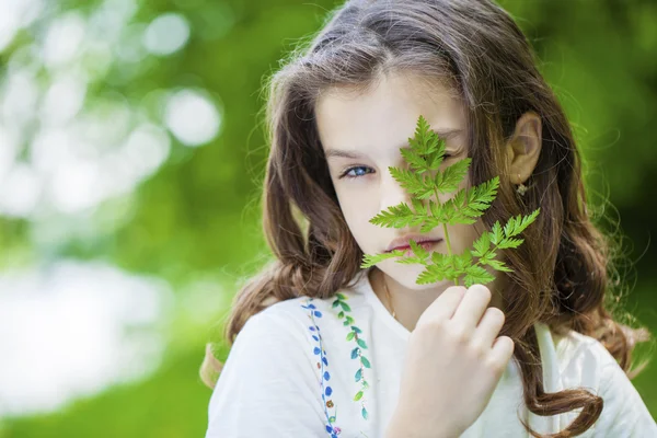 Portrait of a beautiful young little girl — Stock Photo, Image