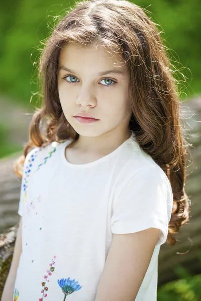 Portrait of a beautiful young little girl — Stock Photo, Image