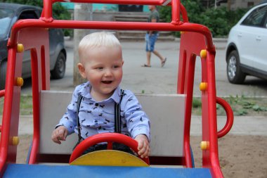 Bir yaşında erkek bebek 