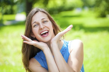 güzel genç mutlu kadın portresi 