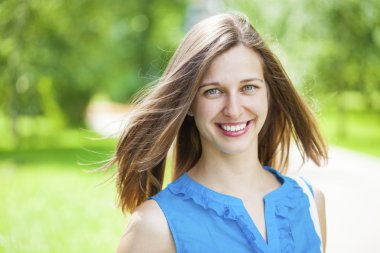 güzel genç mutlu kadın portresi 