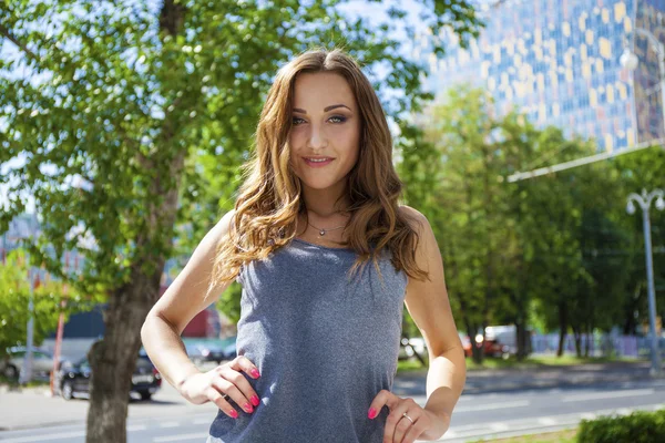 Closeup portrait of a happy young woman smiling — Stock Photo, Image