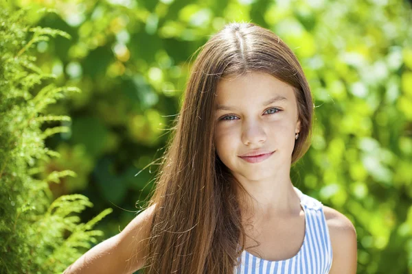 Retrato de uma linda menina — Fotografia de Stock