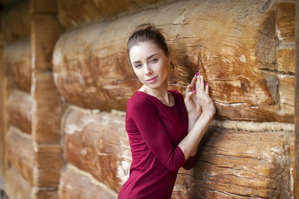 Retrato de una hermosa joven —  Fotos de Stock