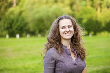 güzel genç mutlu kadın portresi 