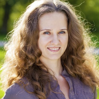 güzel genç mutlu kadın portresi 