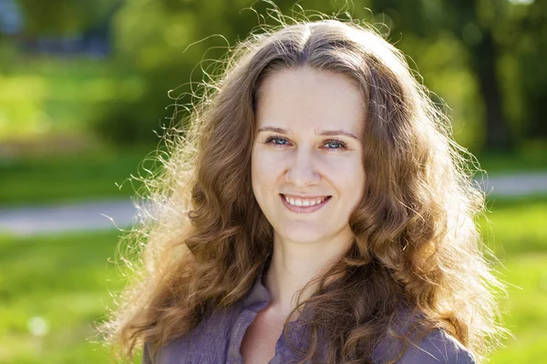 Portrait of beautiful young happy woman — Stock Photo, Image