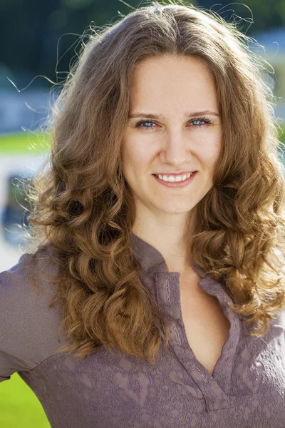 Portrait of beautiful young happy woman — Stock Photo, Image