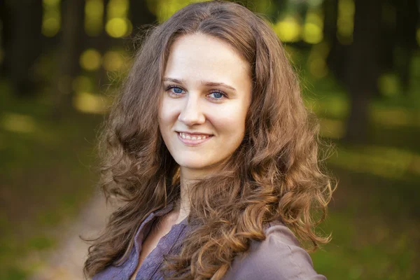 Portrait of beautiful young happy woman — Stock Photo, Image