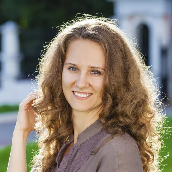 Portrait of beautiful young happy woman — Stock Photo, Image