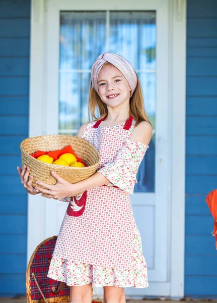 Portrait Young Teenage Girl Lemons — Stock Photo, Image