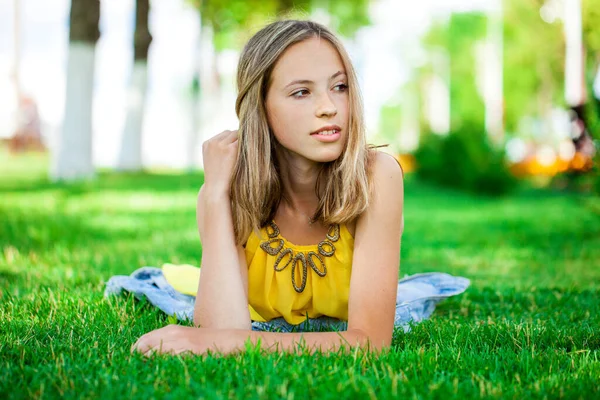 Close Portrait Young Girl Lying Green Grass Summer Park Outdoors — Stock Photo, Image
