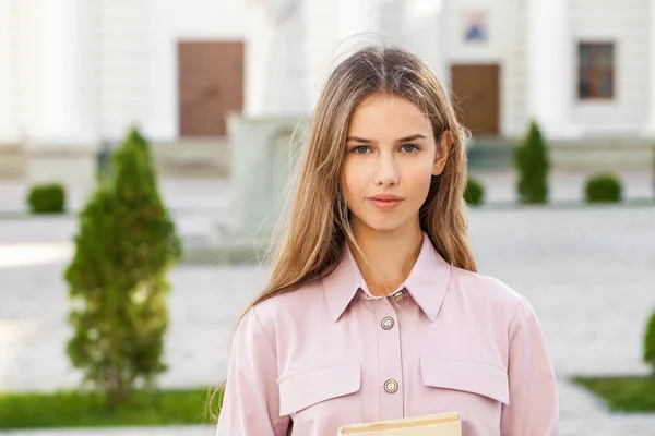 Close Portrait Young Beautiful Blonde Woman Summer Outdoors — Stock Photo, Image