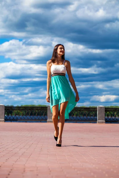 Full Length Portrait Young Beautiful Girl Turquoise Dress Walks Embankment — Stock Photo, Image