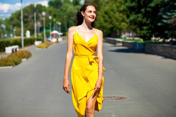 Close Portrait Young Blonde Woman Yellow Dress Walking Summer Park — Stock Photo, Image