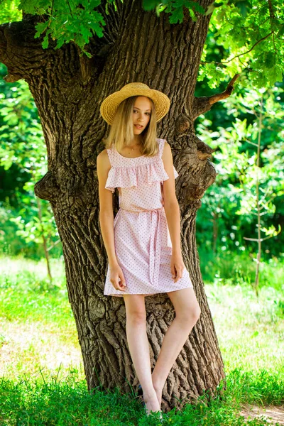 Portrait Young Beautiful Girl Summer Dress Posing Shade Oak — Stock Photo, Image
