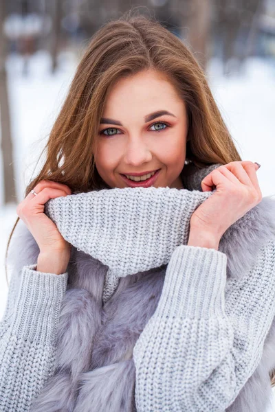 Close Portrait Young Woman Gray Fur Vest Winter Outdoors — Stock Photo, Image